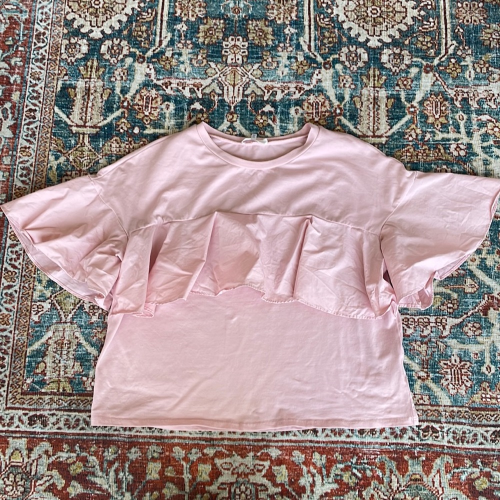Light pink, semi-cropped ruffle top - size S
